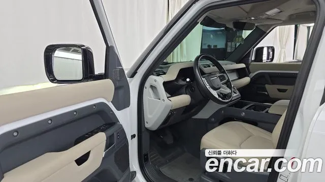 Land Rover Defender L663 — Фото автомобиля 10