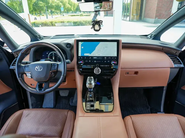 Toyota Alphard — Фото автомобиля 8