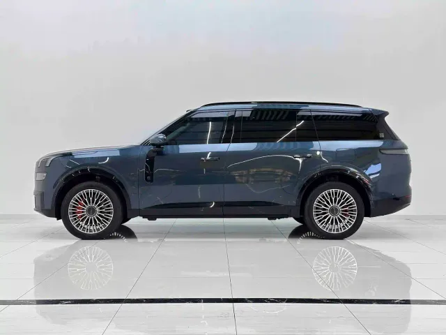 Lynk & Co 900 — Фото автомобиля 6