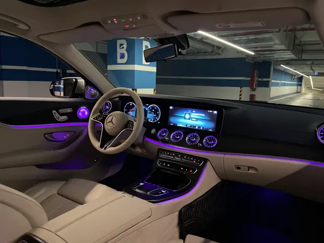 Mercedes-Benz E-Class — Фото автомобиля 16