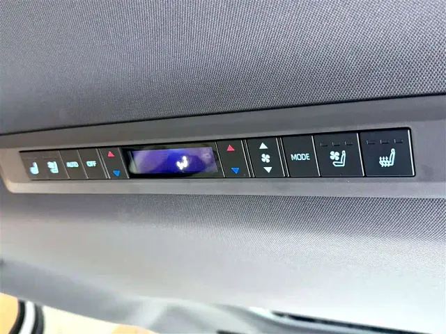 Toyota Sienna — Фото автомобиля 16
