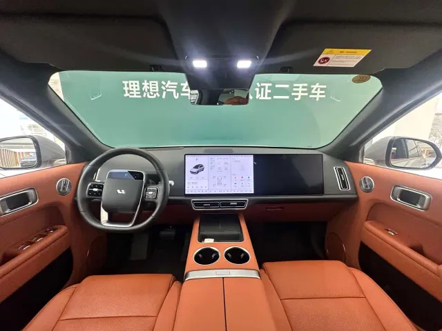 Li Auto L9 — Фото автомобиля 6