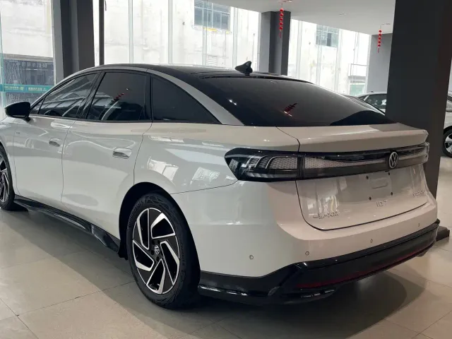 Volkswagen ID.7 Vizzion — Фото автомобиля 19