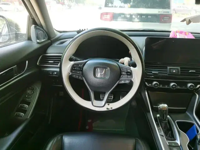 Honda Accord — Фото автомобиля 11
