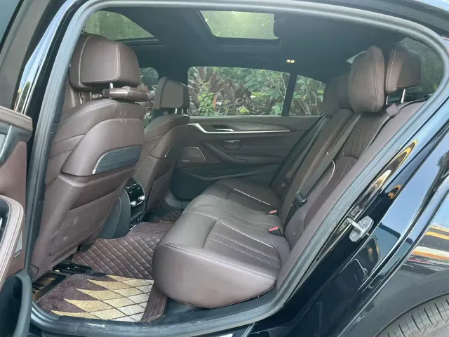 BMW 5 Series — Фото автомобиля 4