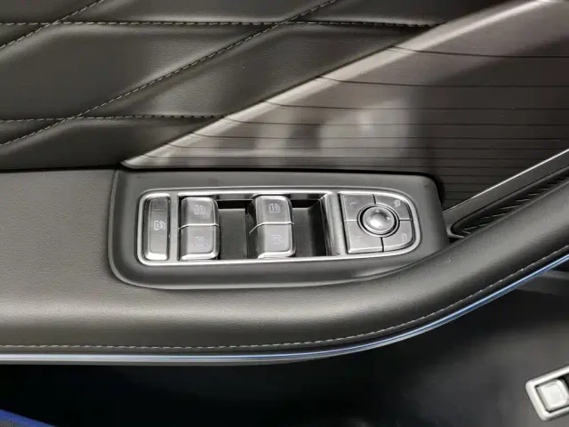 Hongqi Hongqi HS7 PHEV 2024 2.0T PHEV AWD Qichang Edition 7-seater — Фото автомобиля 9