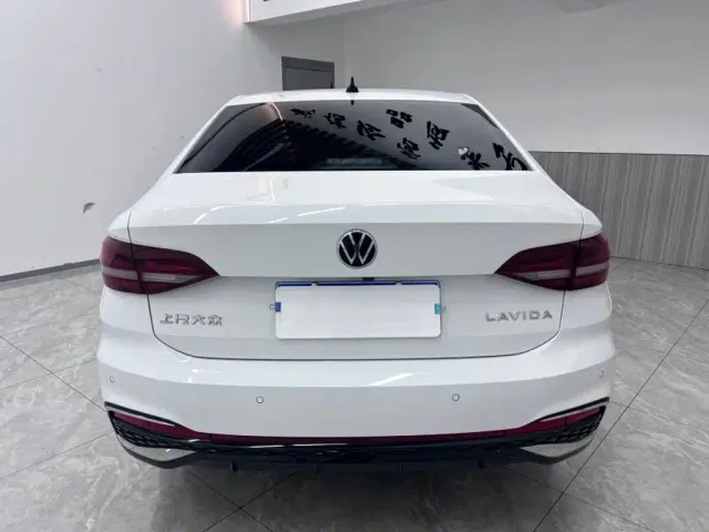 Volkswagen Lavida — Фото автомобиля 5