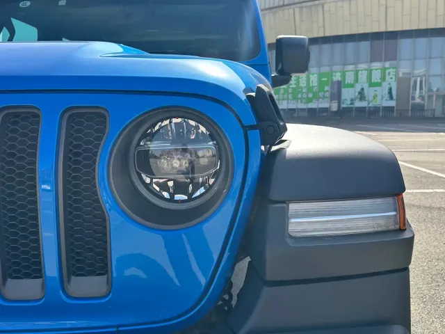Jeep Wrangler — Фото автомобиля 10