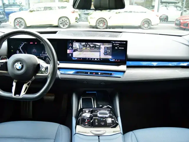 BMW 5 Series — Фото автомобиля 10