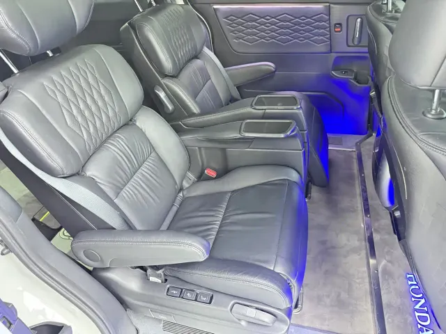 Honda Elysion — Фото автомобиля 9