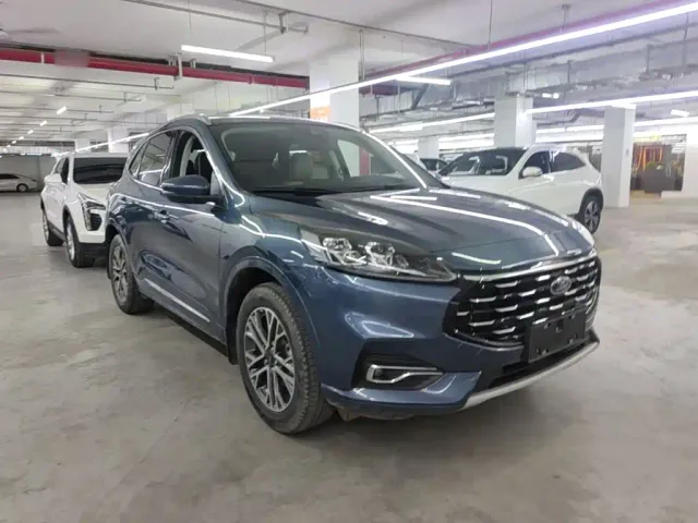 Ford Escape — Фото автомобиля 3