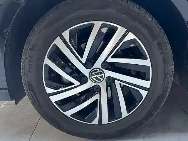 Volkswagen Lavida — Фото автомобиля 18