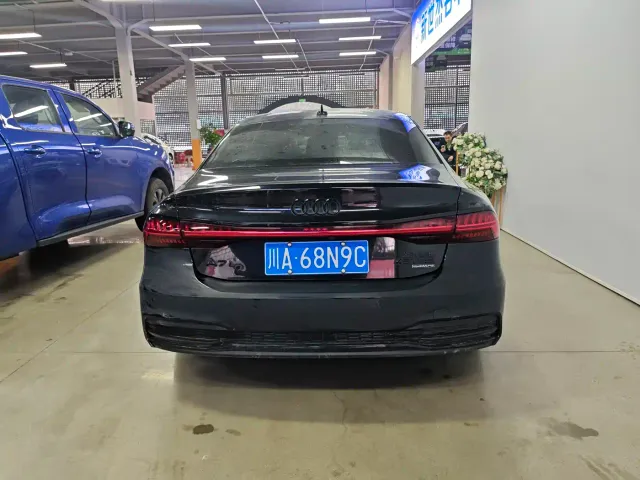 Audi A7L — Фото автомобиля 8