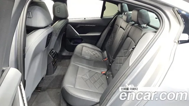 BMW 5 Series G60 — Фото автомобиля 11