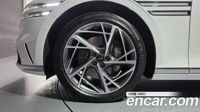 Genesis G90 Бензин 3.5 турбо AWD — Фото автомобиля 5