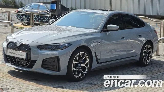 BMW i4 — Фото автомобиля 2
