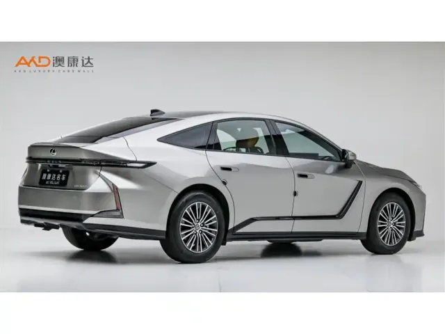 Lexus ES — Фото автомобиля 3