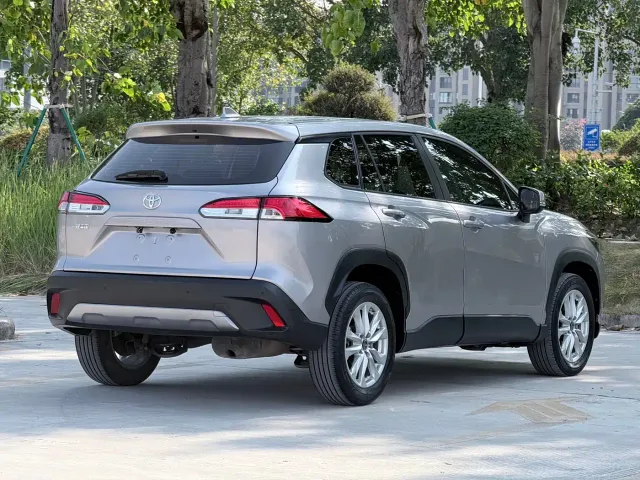 Toyota Corolla Cross — Фото автомобиля 4