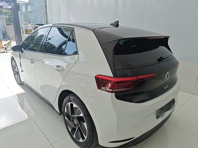 Volkswagen ID.3 — Фото автомобиля 4