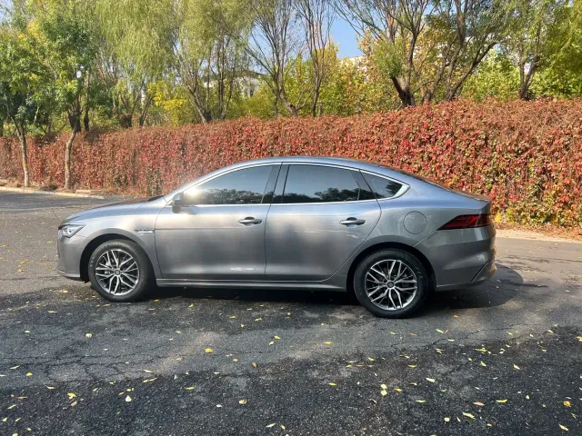 BYD Qin PLUS — Фото автомобиля 8