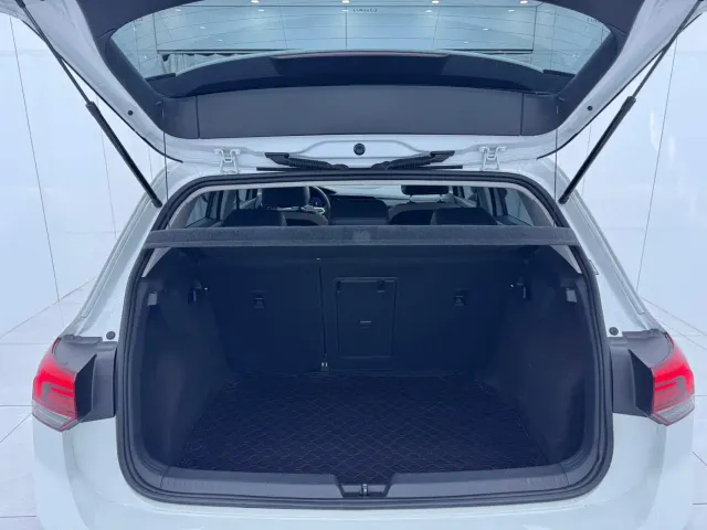 Volkswagen Golf — Фото автомобиля 15