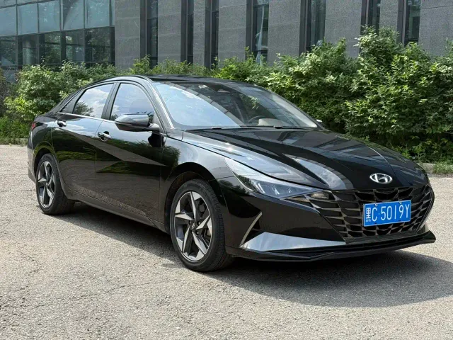 Hyundai Elantra — Фото автомобиля 3