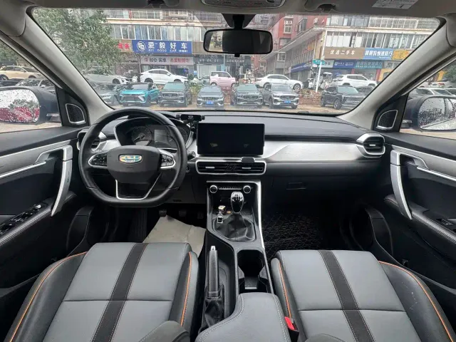 Geely Binyue — Фото автомобиля 5
