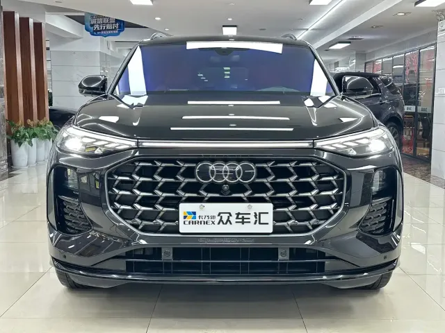 Фотография автомобиля — Audi Q6