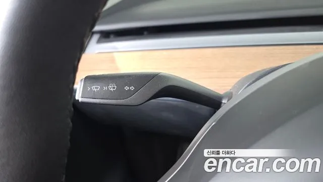 Tesla Model Y — Фото автомобиля 26
