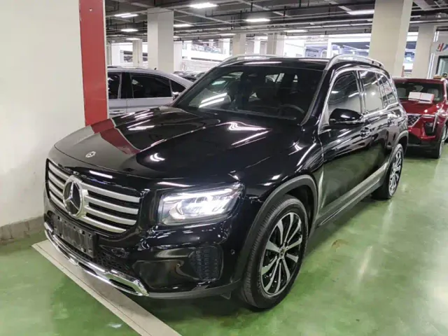 Фотография автомобиля — Mercedes-Benz GLB-Class