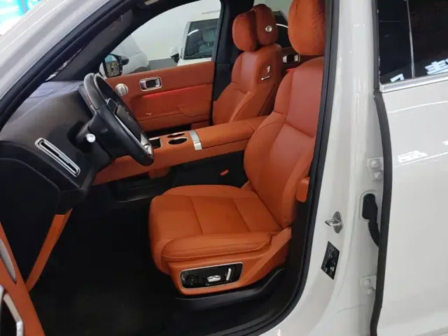 Li Auto L7 — Фото автомобиля 14