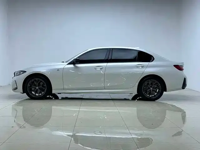 BMW 3 Series — Фото автомобиля 4