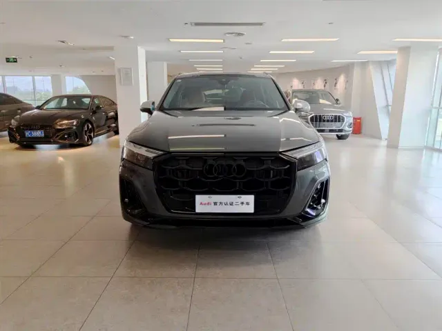 Audi SQ7 — Фото автомобиля 2