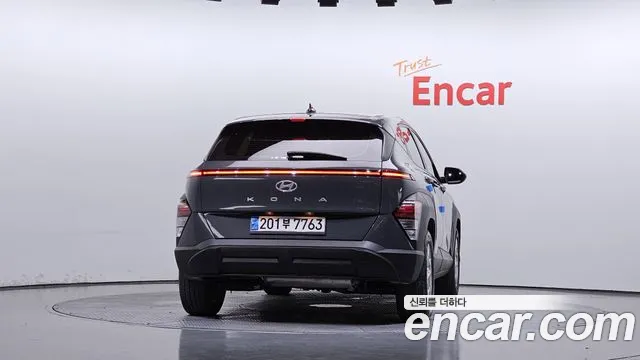 Hyundai Kona — Фото автомобиля 4