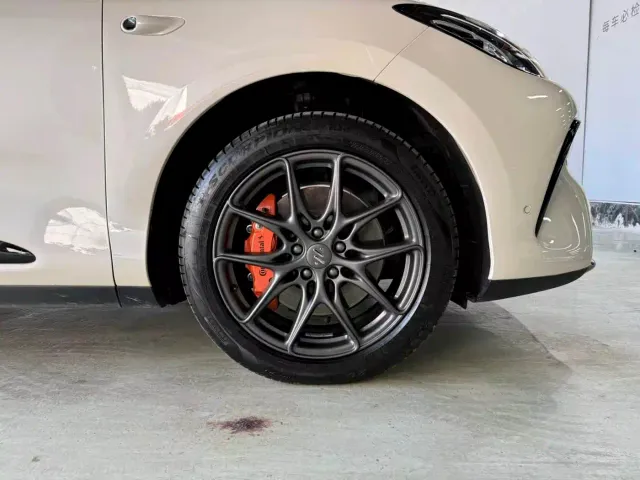 IM Motors LS6 — Фото автомобиля 19