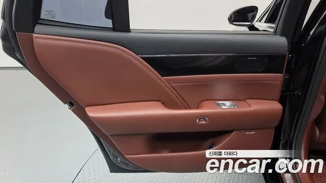 Genesis G90 Бензин 3.5 турбо AWD — Фото автомобиля 18