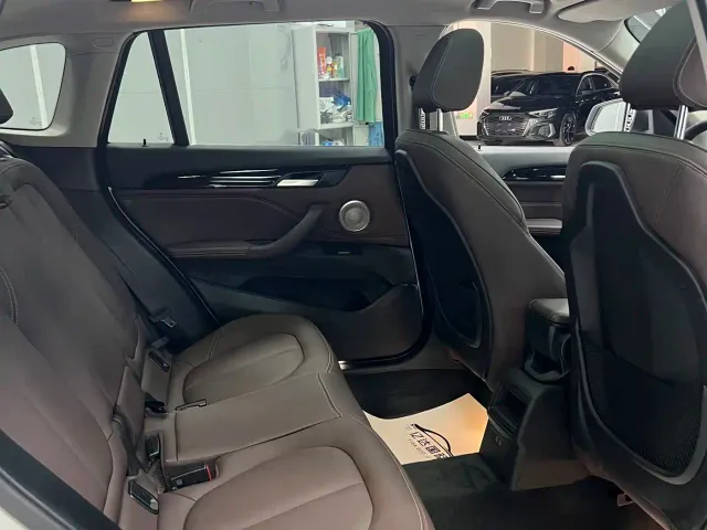 BMW X1 — Фото автомобиля 14