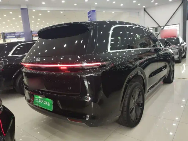 Li Auto L8 — Фото автомобиля 6