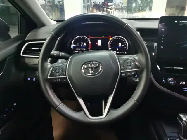 Toyota Camry — Фото автомобиля 15