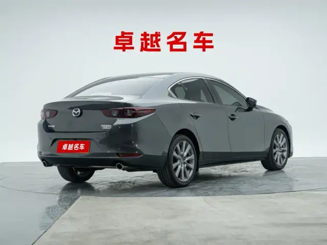 Mazda Axela — Фото автомобиля 2