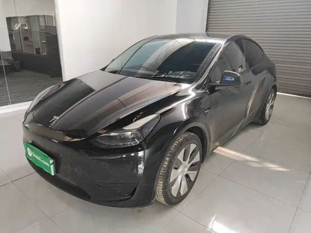 Фотография автомобиля — Tesla Model Y