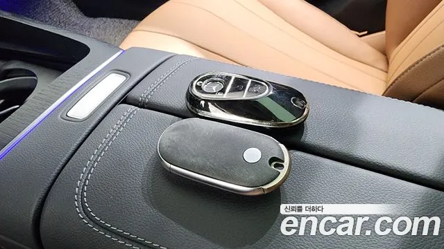 Mercedes-Benz E-Class — Фото автомобиля 14