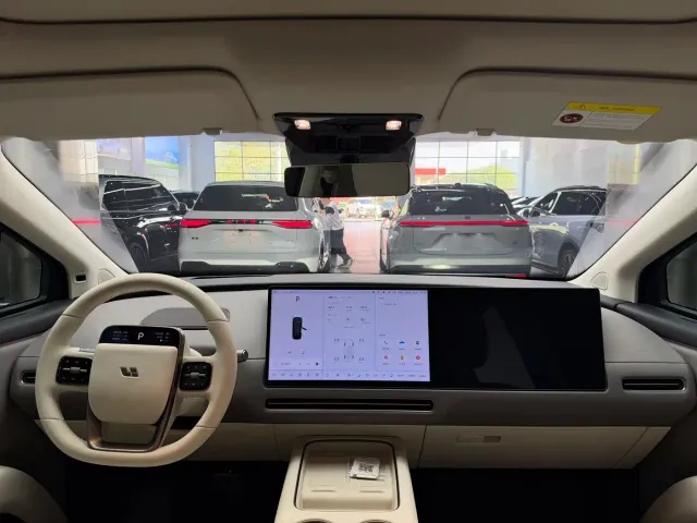 Li Auto i8 — Фото автомобиля 3