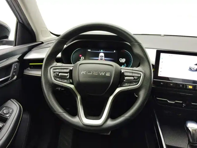 Roewe i5 — Фото автомобиля 15