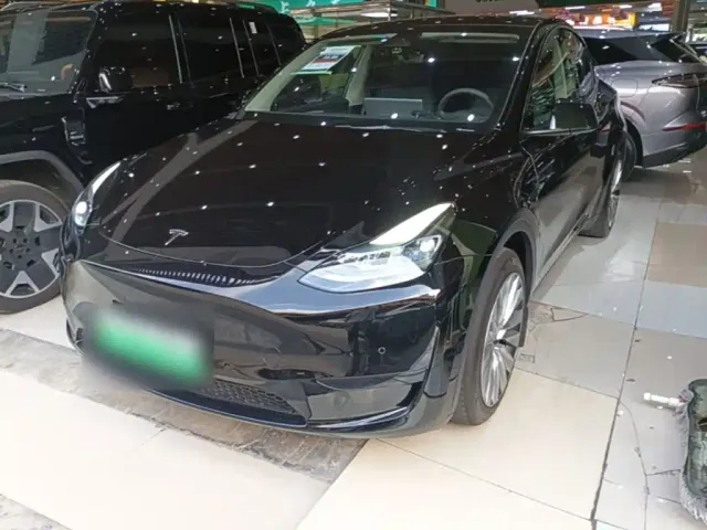 Фотография автомобиля — Tesla Model Y