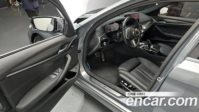 BMW 5-Series — Фото автомобиля 10