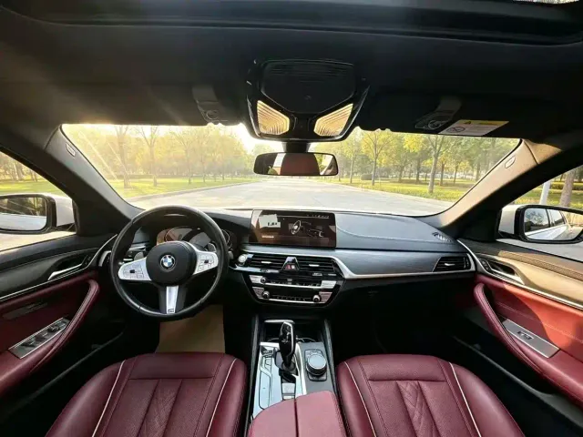 BMW 5 Series — Фото автомобиля 3