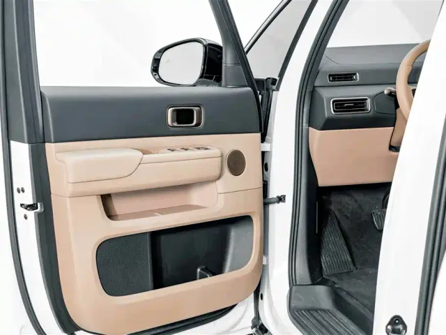 Li Auto MEGA — Фото автомобиля 16
