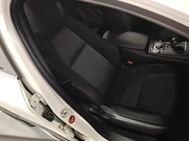 Mazda CX-30 EV — Фото автомобиля 24