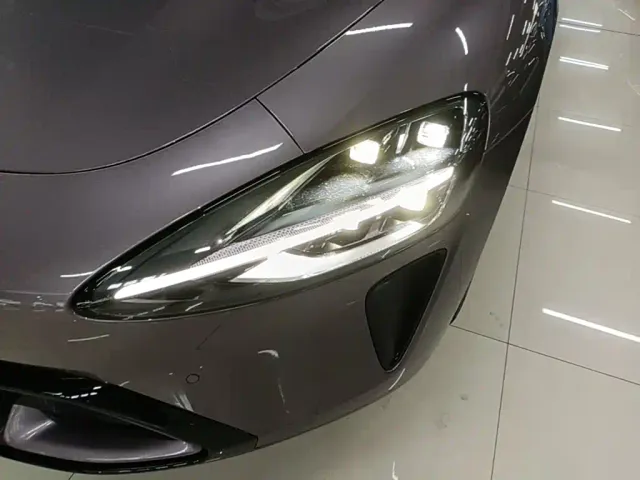 Xiaomi SU7 — Фото автомобиля 23